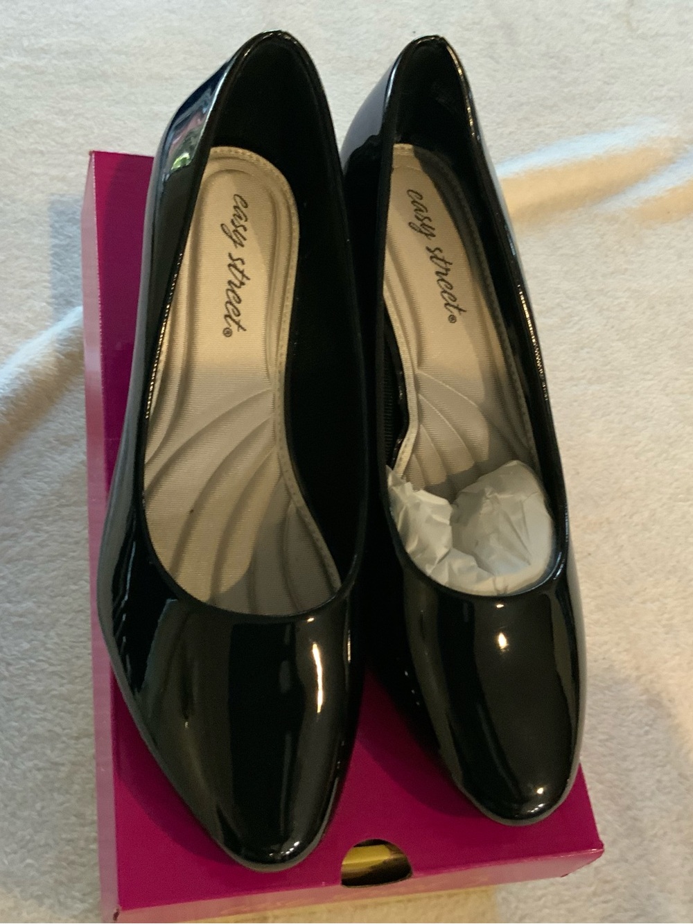Easy Street Women's Black Patent Round-Toe Flats new size 8.5. SKU 3137
